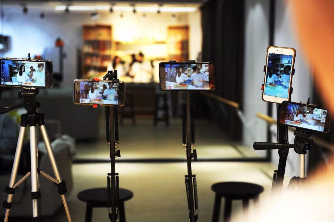 Online Exhibitions Become Reality: AR Booths, Livestream Selling, and Cloud Events with Tuoyuan