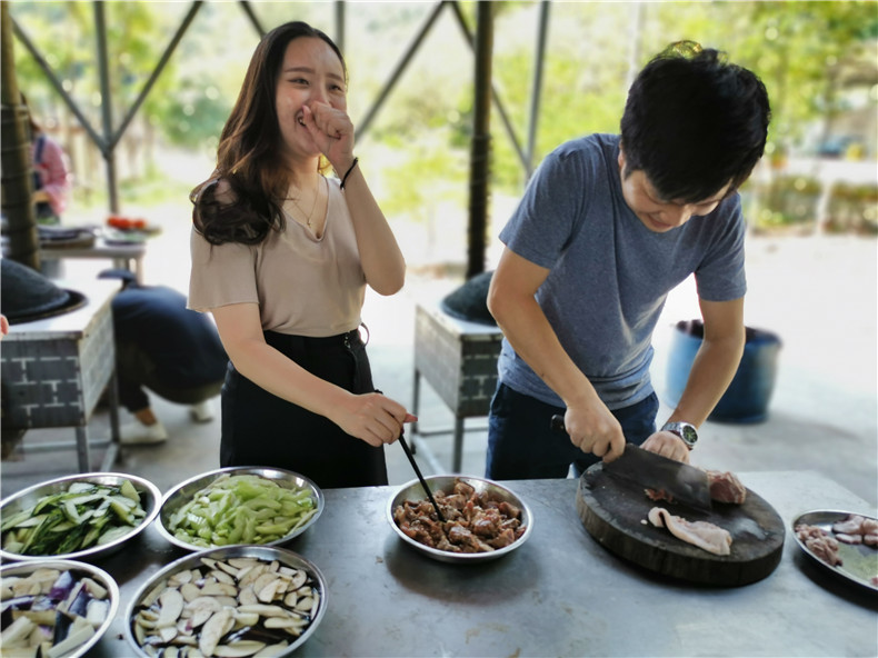 A Day of Outdoor Adventure for the Tuoyuan Team