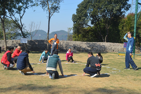 Forging Stronger Tuoyuan People: Outdoor Team Building Training